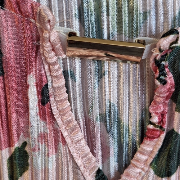 VTG Front Of Closet Top V Neck Metal Embellishmet Short Sleeve Pink Floral - Picture 3 of 7